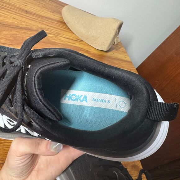 HOKA Bondi 8 Sneaker Women 8.5B Black White 1127952 BWHT Running Walking Spring - Picture 4 of 13
